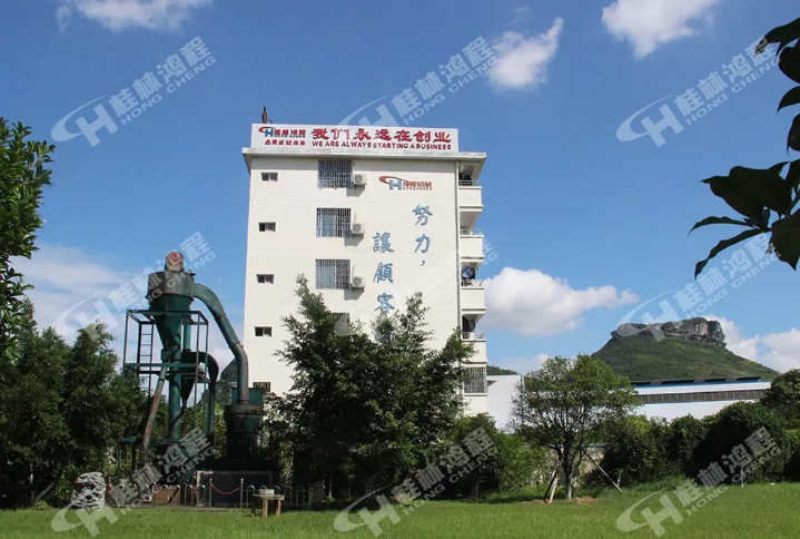 小型礦石磨粉機在哪里能買到? 到桂林鴻程磨粉機生產基地 小型礦石磨粉機在哪里能買到? 到桂林鴻程磨粉機生產基地